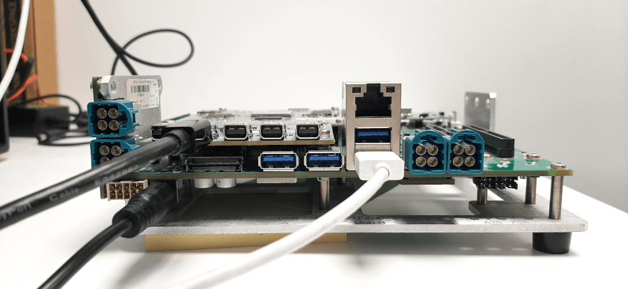 "高通骁龙 8155P 电路板正面图"。