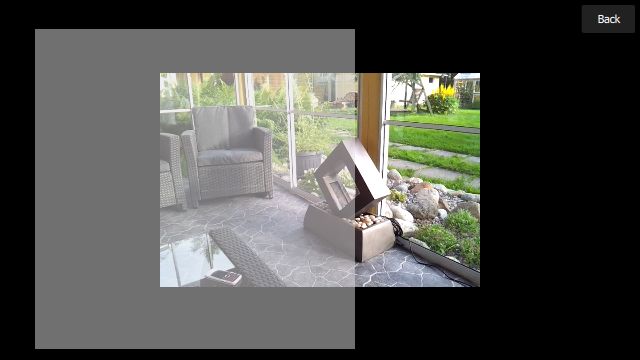 带有半透明覆盖层的视频播放器