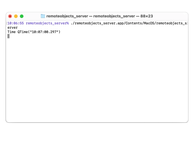 Terminal ejecutando remoteobjects_server y mostrando la hora actual